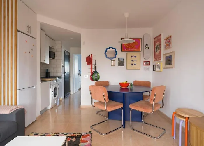 Sunny & Vibrant Appartement