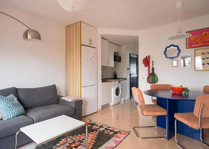 Sunny & Vibrant 科拉雷侯